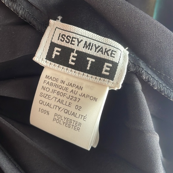 Vintage Issey Miyake Fete top. Purchased by seller in 2006. Mint condition. - Picture 6 of 6